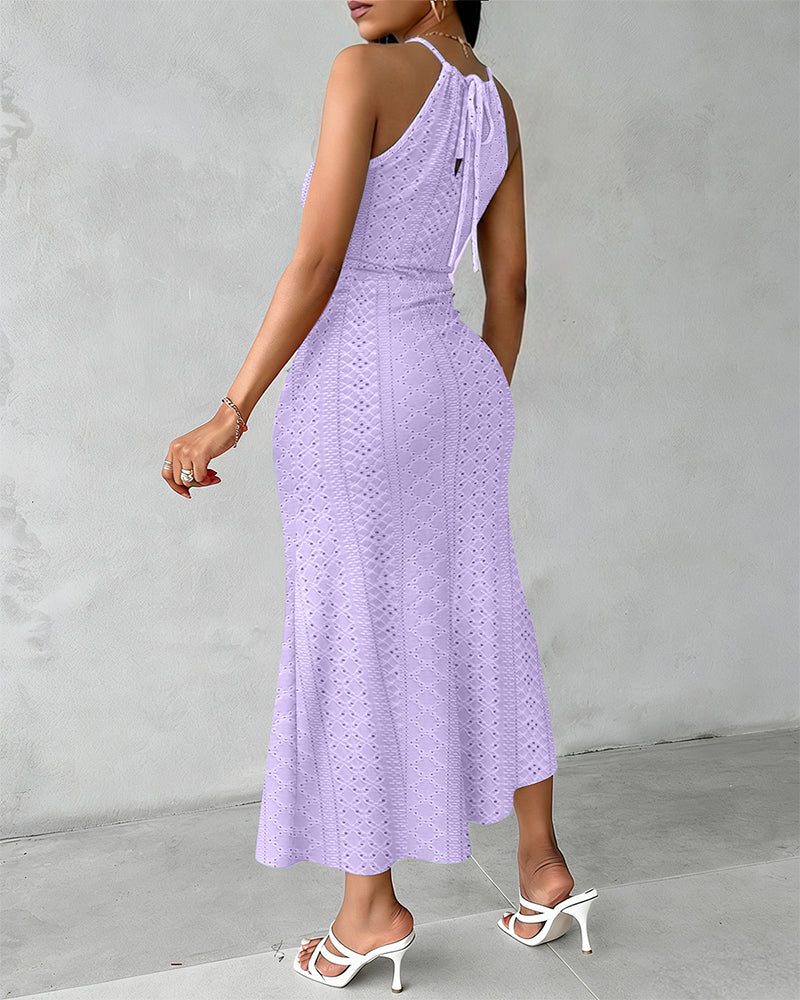 Vestido Casual de Punto Jacquard Texturizado con Escote Halter y Abertura Frontal en Cruce